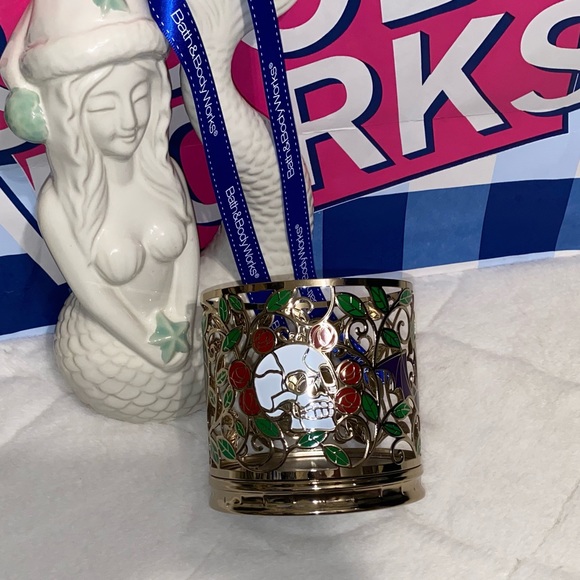 BATH AND BODY WORKS ENCHANTED SKULL AND ROSES 3-WICK CANDLE HOLDER - Picture 3 of 7